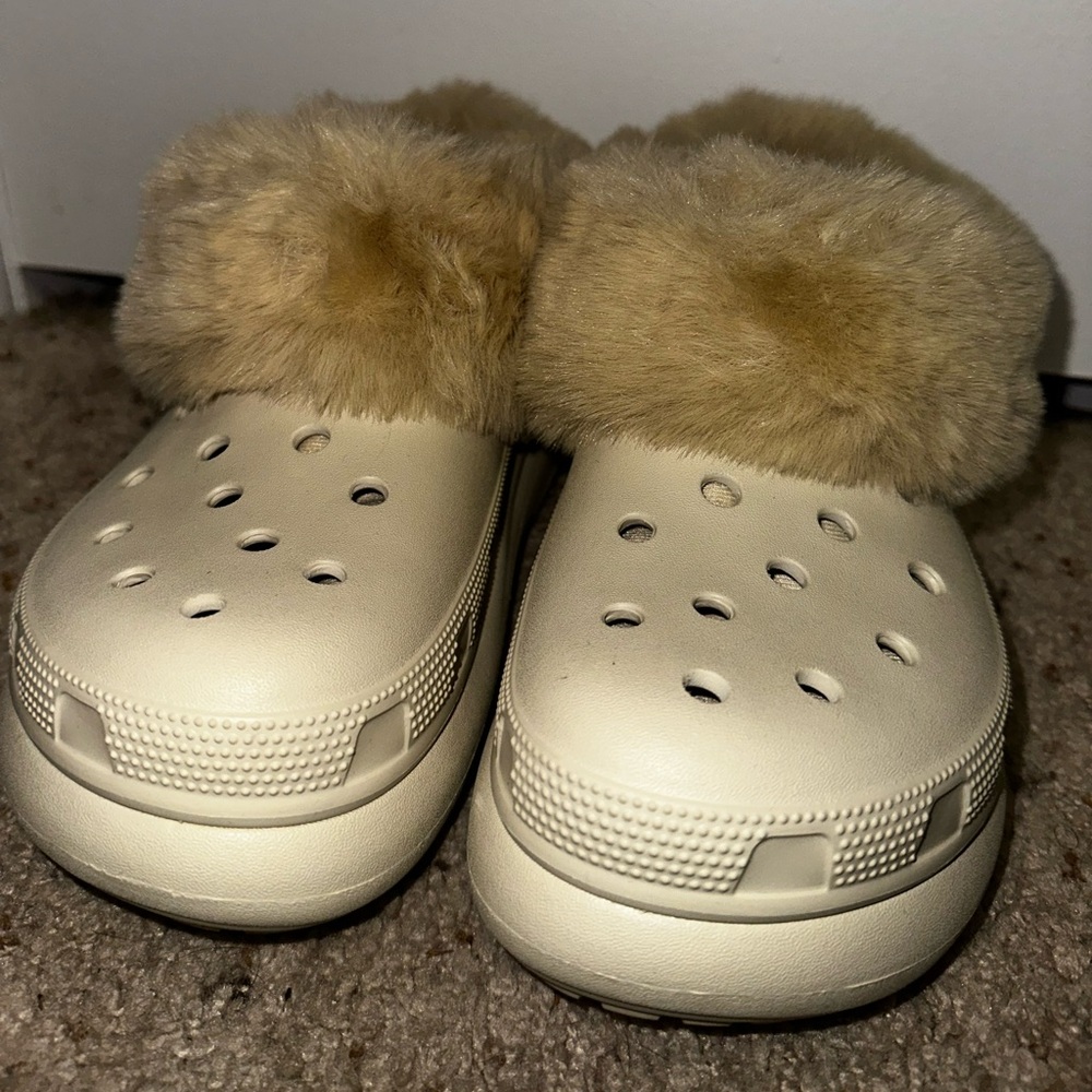 NWT Crocs Classic Furever Crush